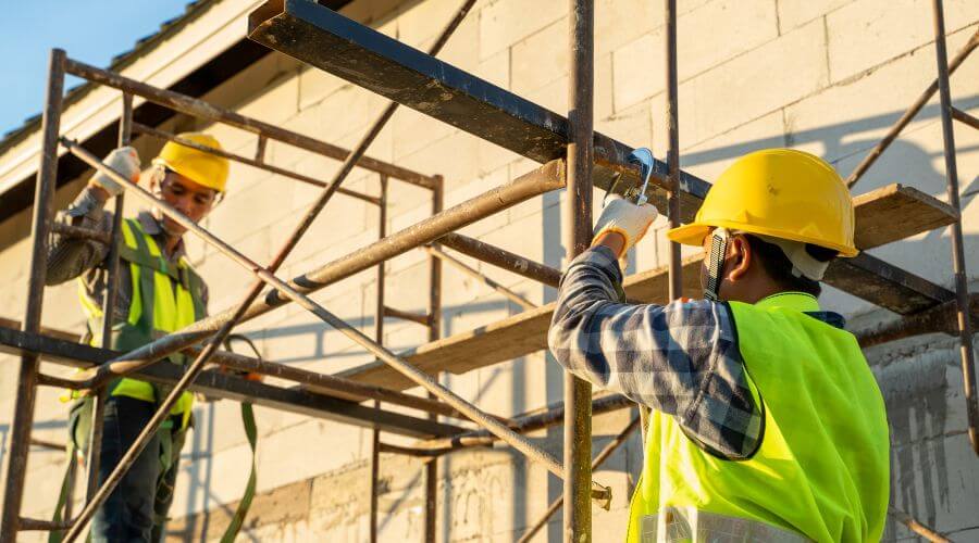 Expert Emergency Roof Repairs services in New Century, KS